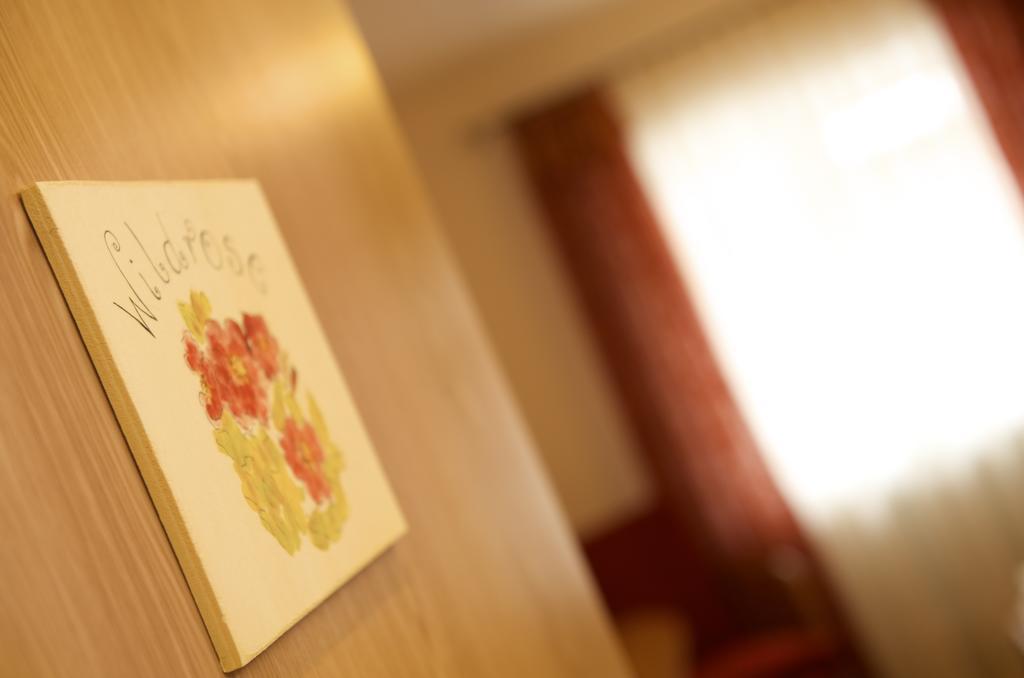 Gasthof Zum Kreuz ノイエンビュルク・アム・ライン 部屋 写真