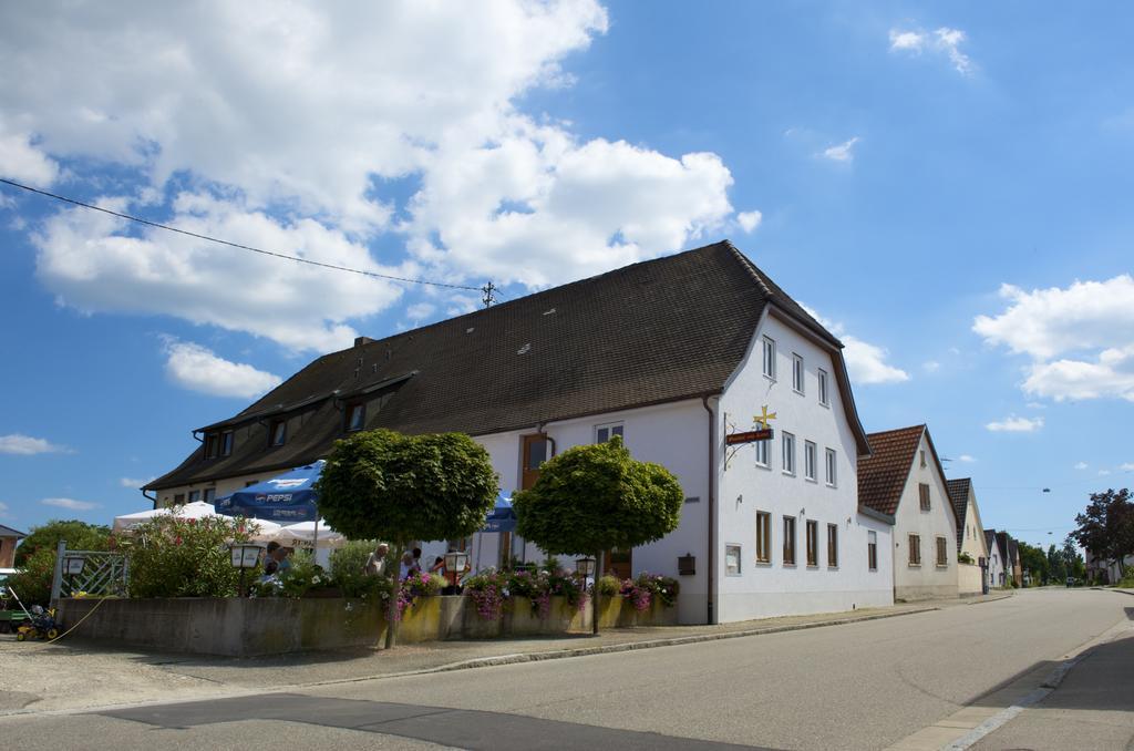 Gasthof Zum Kreuz ノイエンビュルク・アム・ライン エクステリア 写真